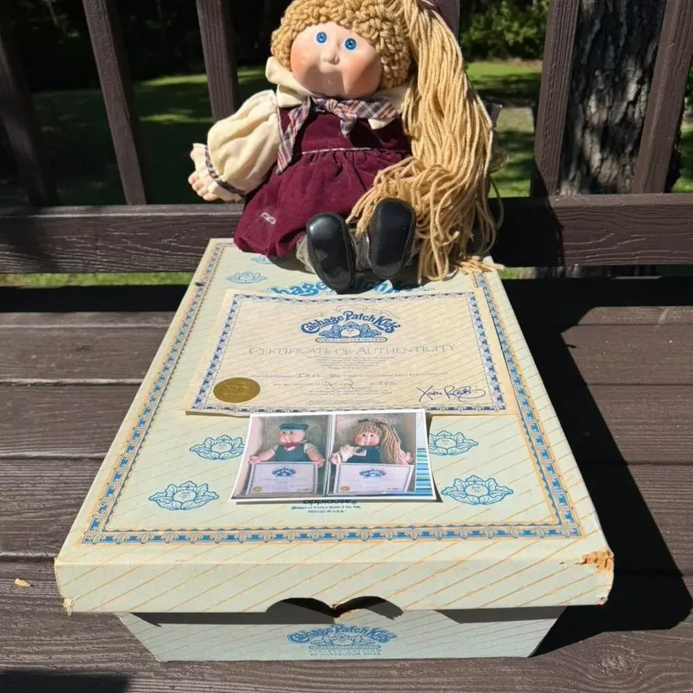 Vintage 1985 Cabbage Patch Kids Della Frances Porcelain COA Box Limited Edition